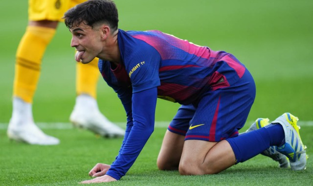 炮火全开！费兰-托雷斯怒怼特巴斯，西甲VAR再陷争议漩涡