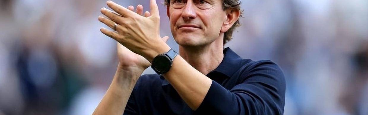 不像是职业教练？热刺排名第14战绩一泻千里，弗兰克被球迷狂喷